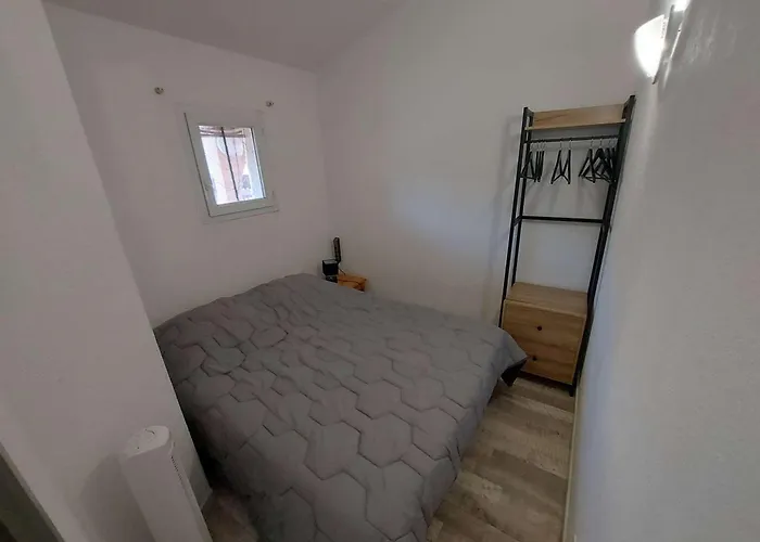 Climatisé 4 Pers Avec Terrasse Et Parking à - Fr-1-326-808 *